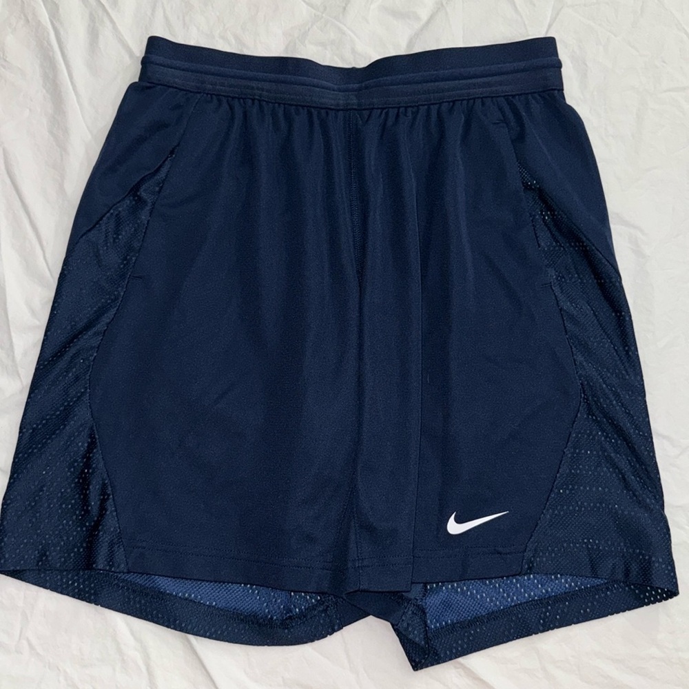 Nike navy blue gym shorts size medium
